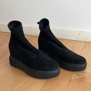 Steve Madden Black Suede Booties